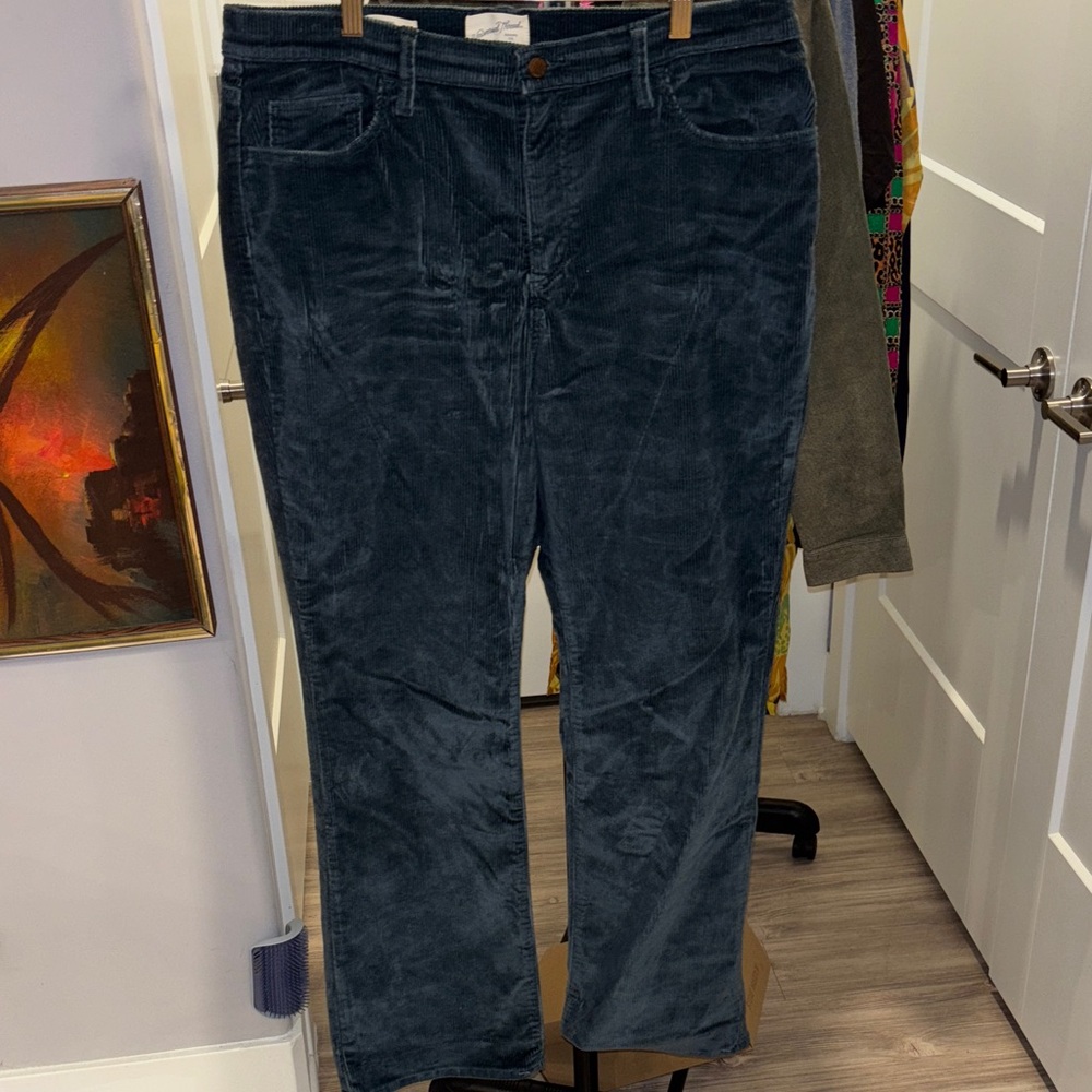 Universal Thread Women's Boot Cut Jeans - Dark Gray